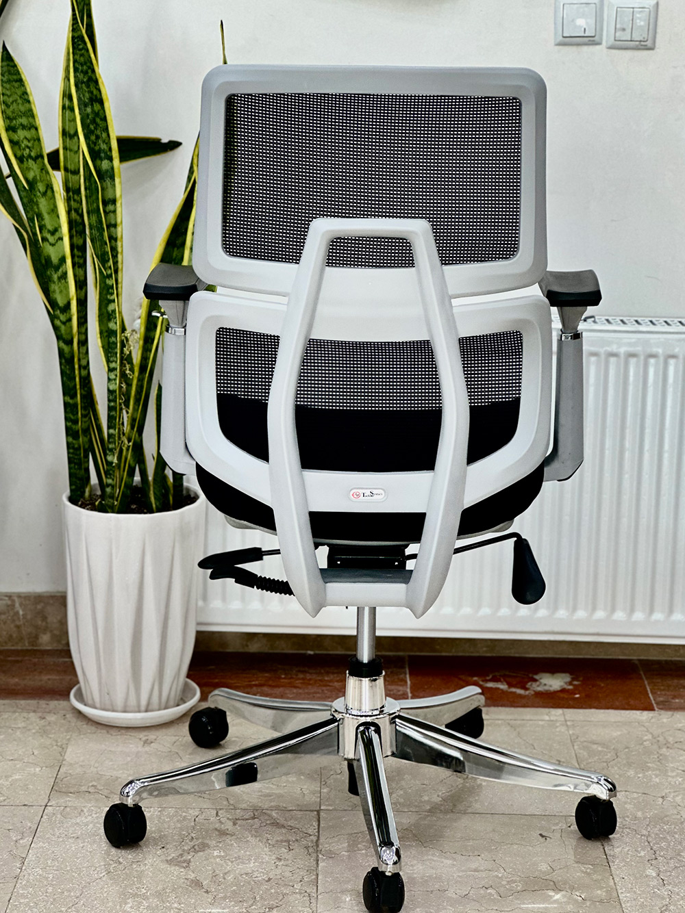 صندلی کارمندی پشت توری تکنو سیستم T70