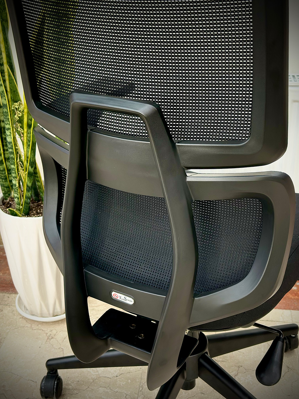 صندلی کارمندی پشت توری تکنو سیستم T70