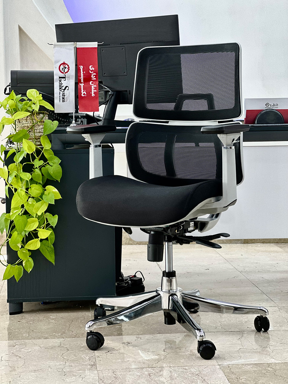 صندلی کارمندی پشت توری تکنو سیستم T70